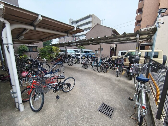 駐輪場 ケルン白壁