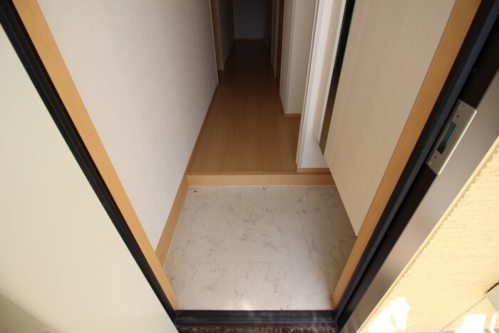 玄関 ファミーユＡ棟