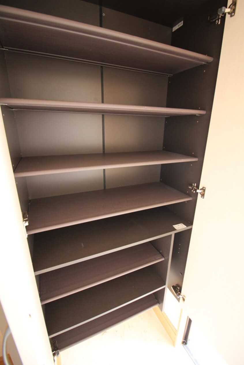 靴箱 ファミーユＡ棟