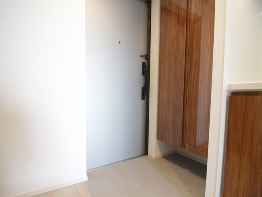 玄関 S-RESIDENCE堀田North