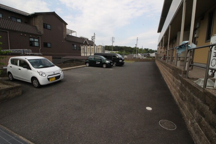 駐車場 ロイヤルコート水広下