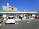 ファミリーマート中川八田店(コンビニ)まで46m ｵｰﾌﾟﾝﾌﾞﾙｰﾑ八田StationFront