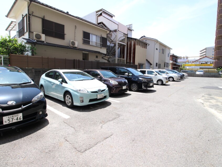 駐車場 フレンドビル21