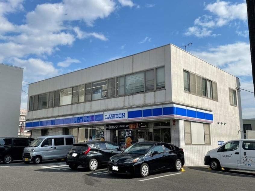 ローソン名東上社一丁目店(コンビニ)まで190m ブル－ム上社