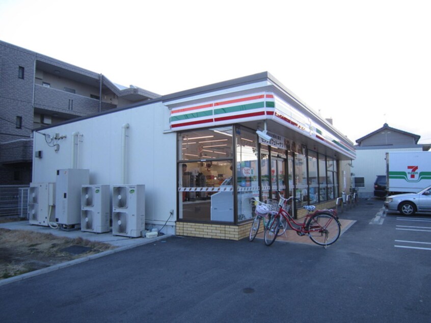 セブンイレブン弥富通1丁目店(コンビニ)まで456m シティ・ライフ山下通