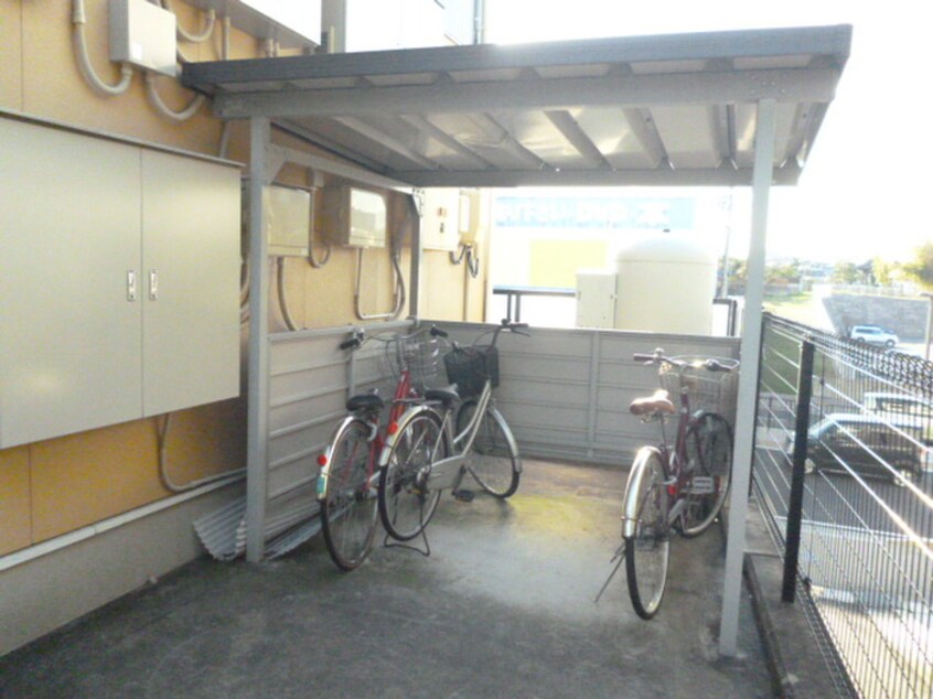 駐輪場 メゾン２４８