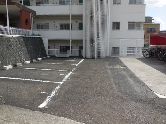 駐車場 本山ヒルサイドヴィラ