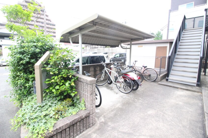 駐輪場 ヤングパレスＢ棟