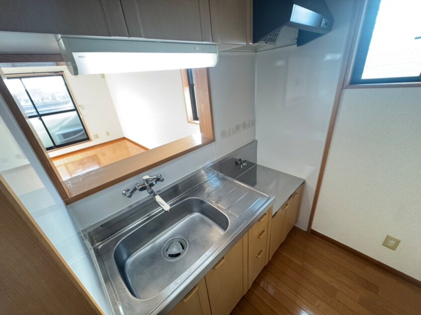 キッチン シャンテ中新