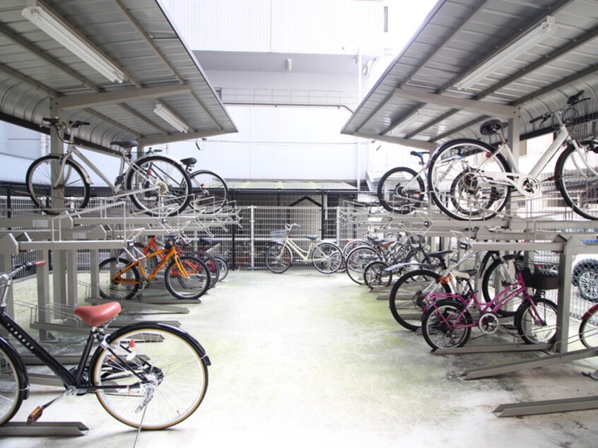 駐輪場 ドゥーエ大須