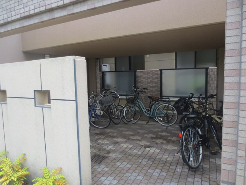 駐輪場 アクシス