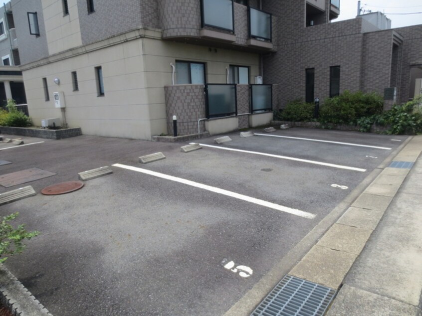 駐車場 アクシス