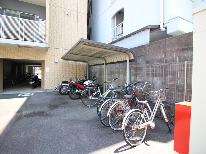 駐輪場 ＡＸＩＳ