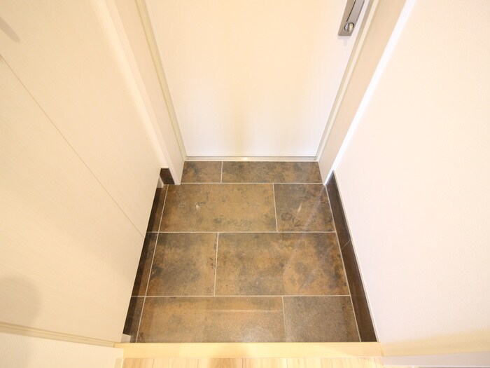 玄関 ポルタニグラ千代田