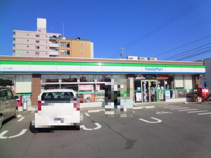 ファミリーマート中川八田店(コンビニ)まで480m ＺｅｕｓⅡ