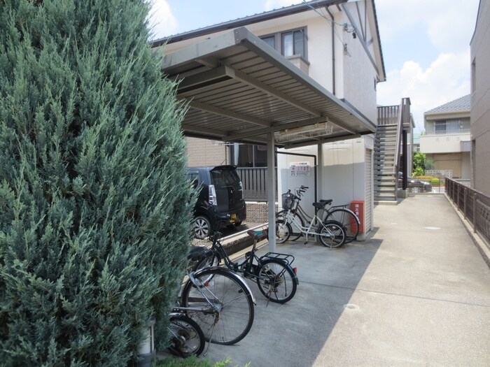 駐輪場 サン・イースト