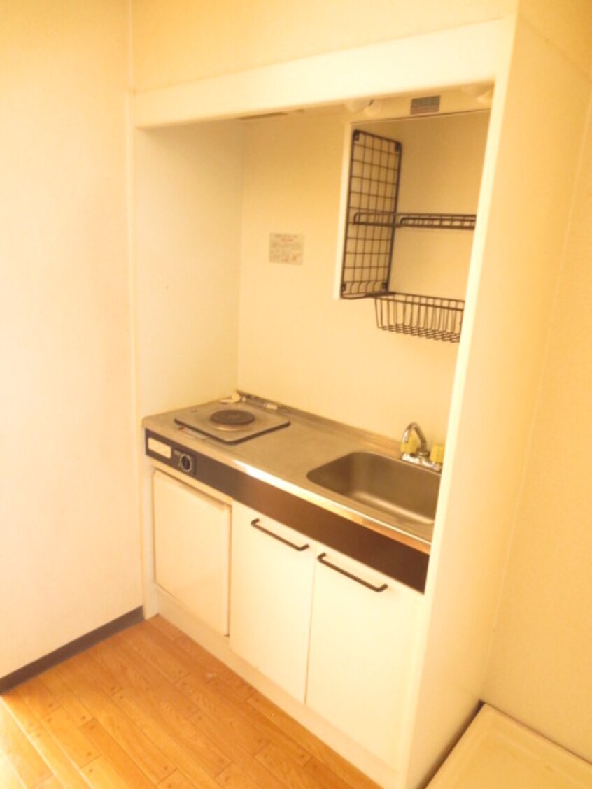 キッチン ＣＡＬＭ　ＴＡＩＫＯＨ　ＢＬＤ