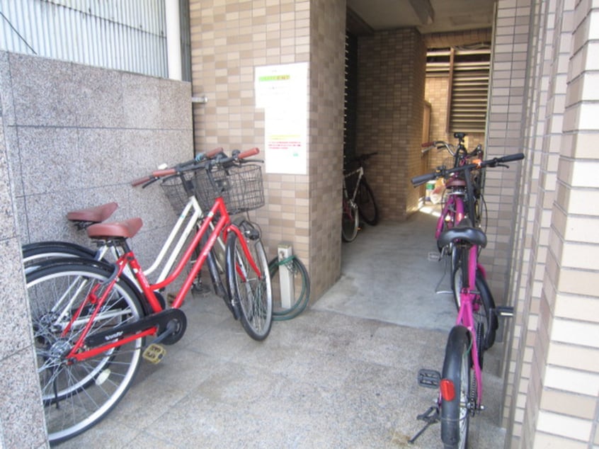 駐輪場 プリンセスＩＺＵＭＩ