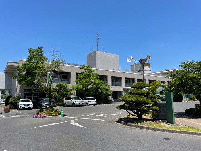 長久手市役所(役所)まで700m ｃｈｉａｖｅ