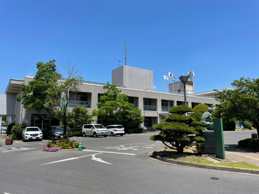 長久手市役所(役所)まで700m ｃｈｉａｖｅ