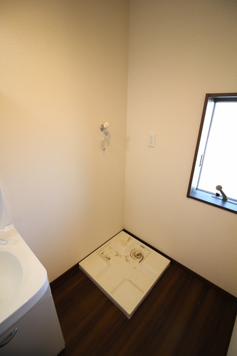 洗濯機置場 リーブルエレナ