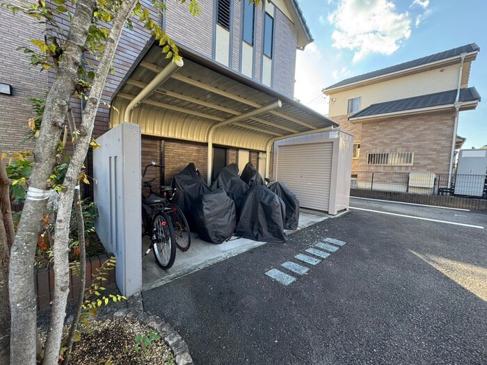 駐輪場 リバ－ビュ－