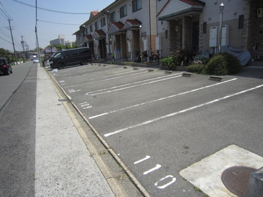 駐車場 ルーエンハイム稲永A棟