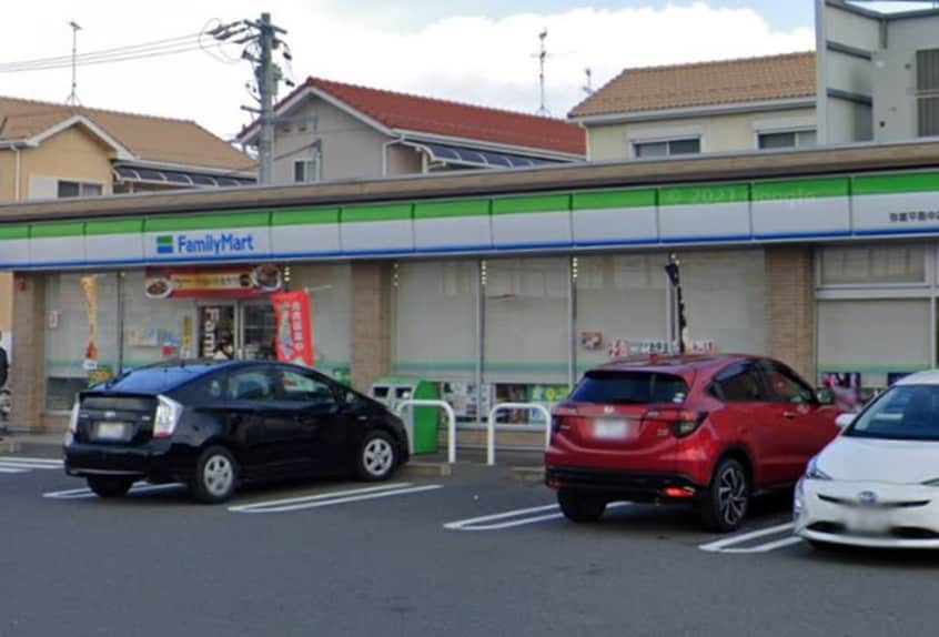 ファミリーマート(コンビニ)まで230m グラニュースクエア