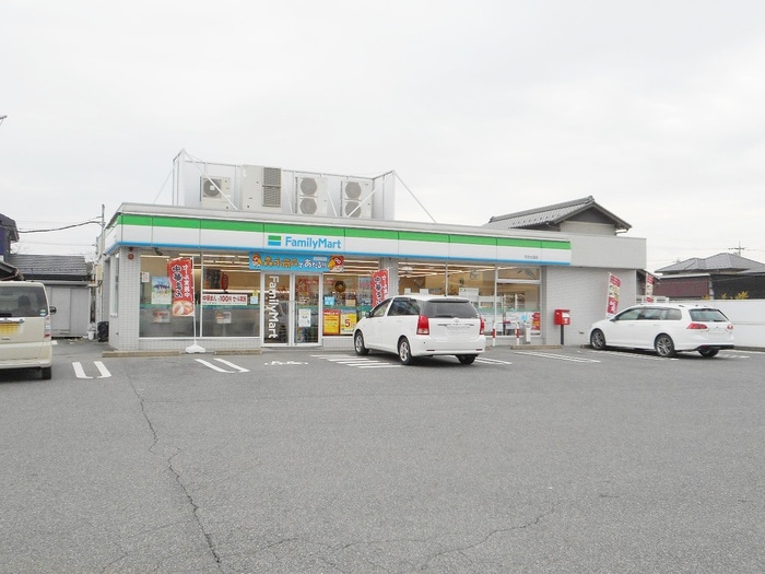 ファミリーマート(コンビニ)まで411m ベルハイツⅢ