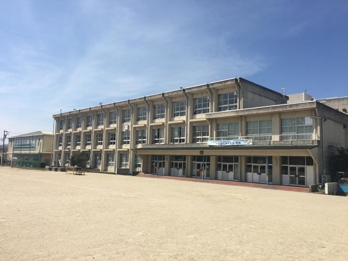 太田小学校(小学校)まで1166m ベルハイツⅢ