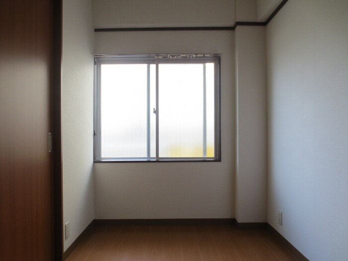 居室 サロンハイツ