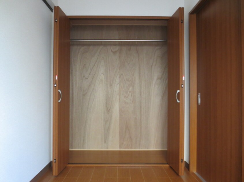 収納 サロンハイツ