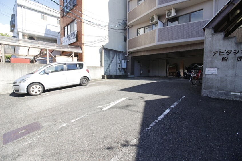 駐車場 アビタシオン船原