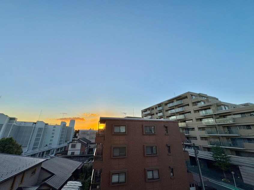 室内からの展望 東山ビレッジ