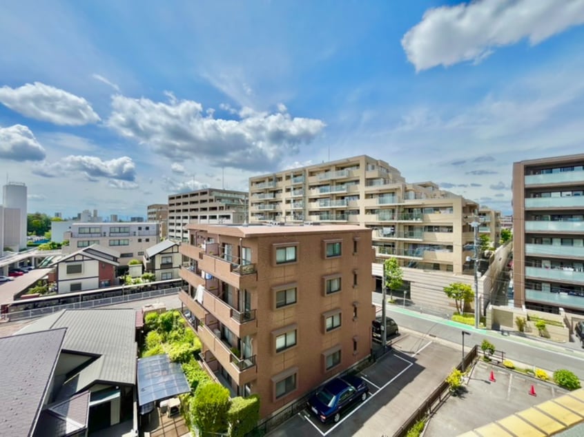 室内からの展望 東山ビレッジ