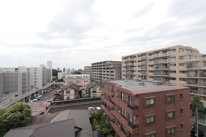 室内からの展望 東山ビレッジ