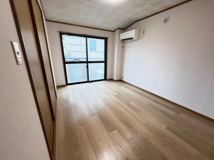 居室 アデランテ