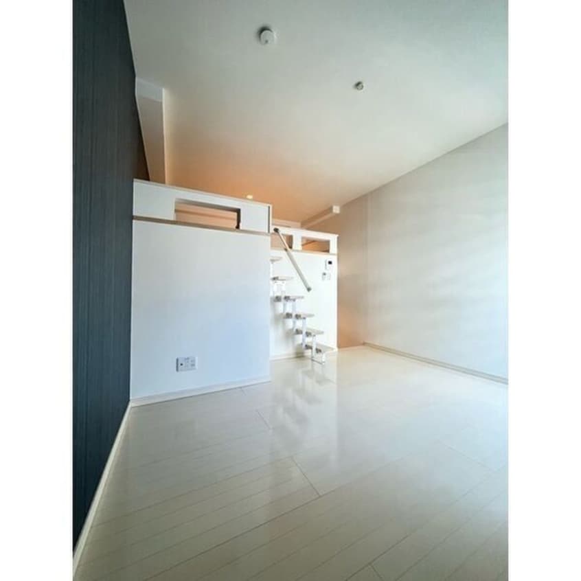 居室 デザイナーズコーポ賑町