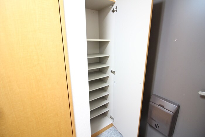 収納 サンセリテうえの