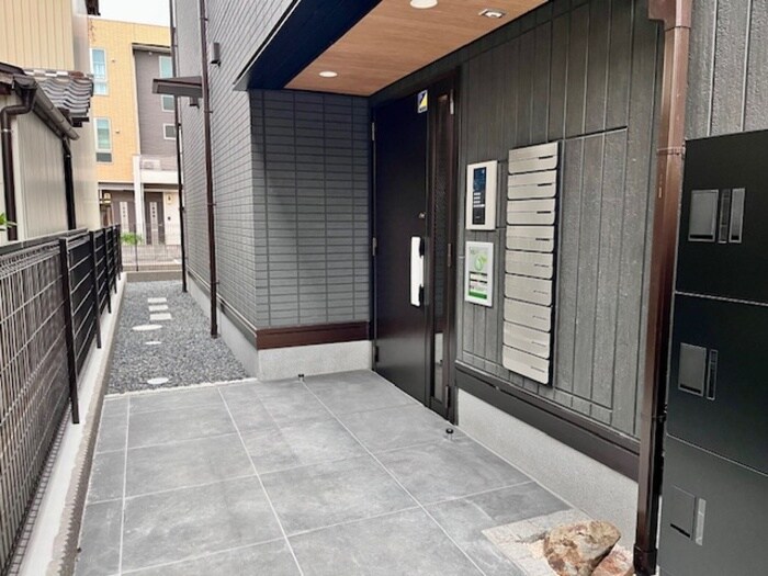 エントランス部分 セレスティア松葉町