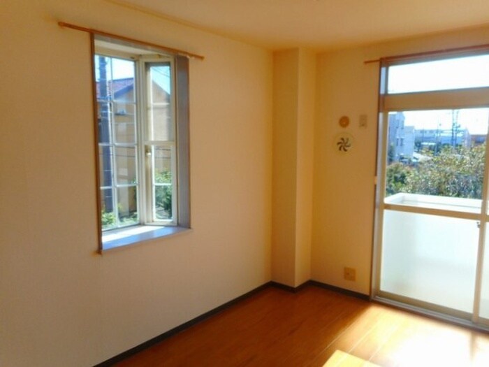 居室 ＳＵＮハイツ