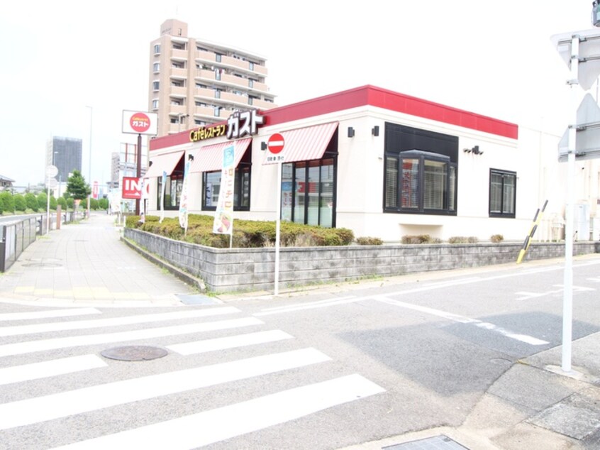 ガスト天白植田店(その他飲食（ファミレスなど）)まで180m レイクビル