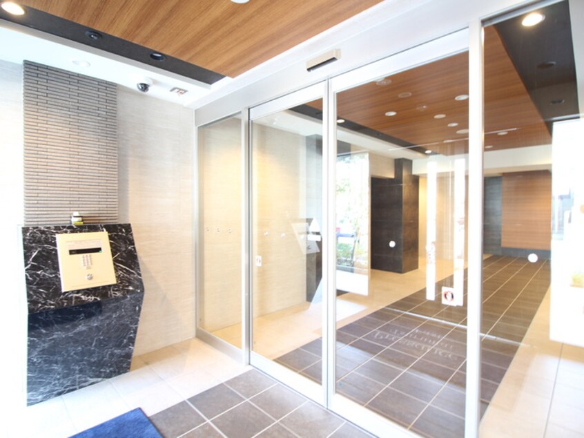 エントランス部分 ﾌﾟﾚｻﾝｽ鶴舞ﾌｧｰｽﾄ(1102)