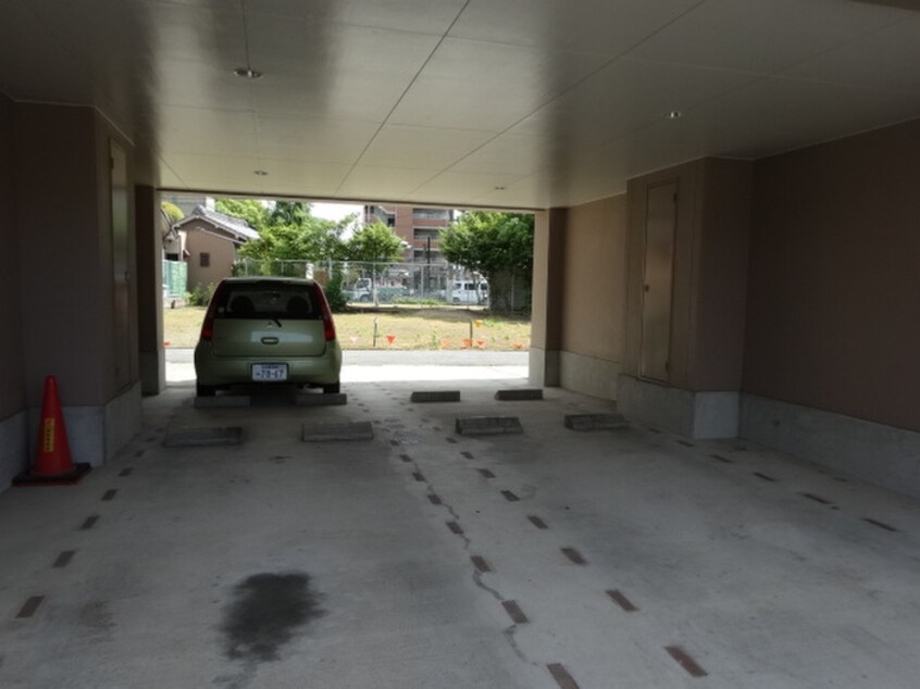 駐車場 レーベンズ・フロイデ