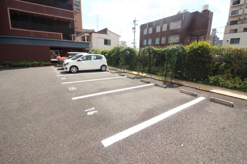 駐車場 M