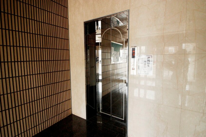 エントランス部分 シティハイツ名城Ⅱ