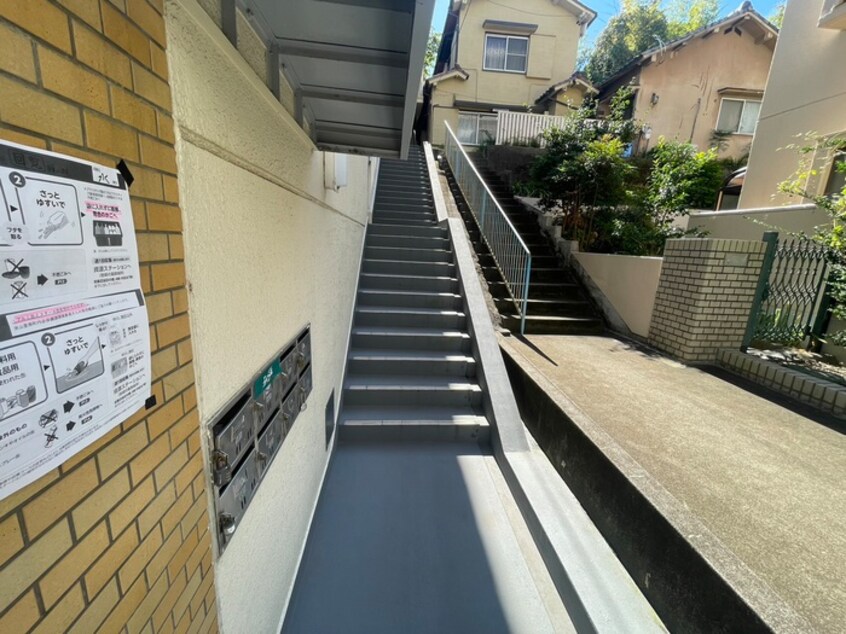 エントランス部分 ヤマテオザワビル