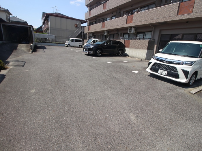 駐車場 ロイヤルメゾン植田山