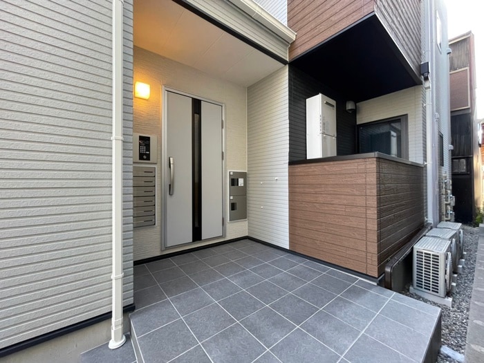 エントランス部分 ロイヤル　フォレスト