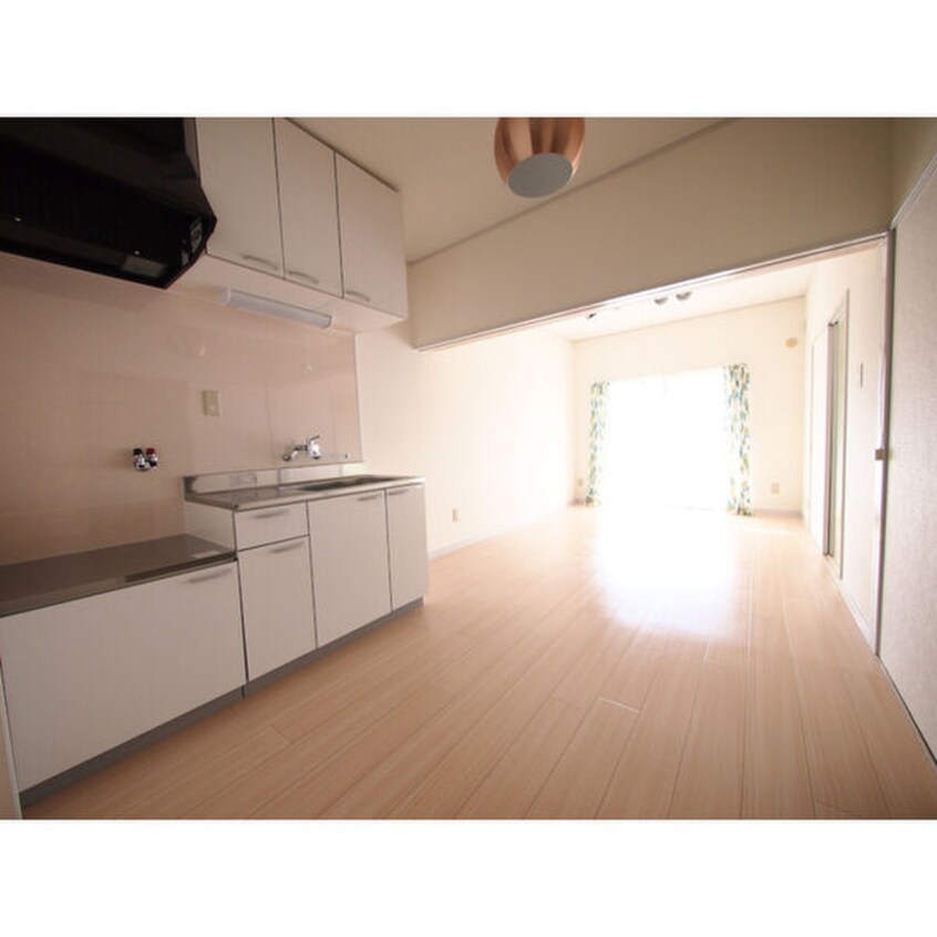 キッチン シャルム湊（204）